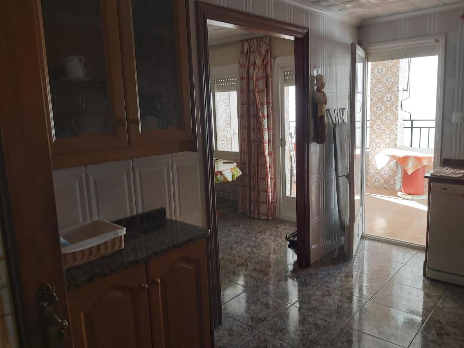4 Zimmer Apartment zu vermieten in Elche / Elx - 300 € (Ref: 10120054)