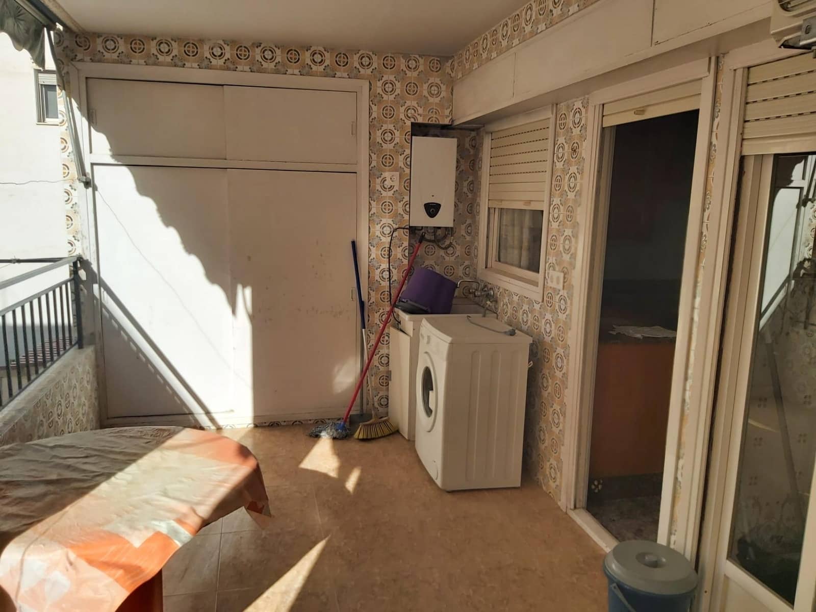 4 Zimmer Apartment zu vermieten in Elche / Elx - 300 € (Ref: 10120054)