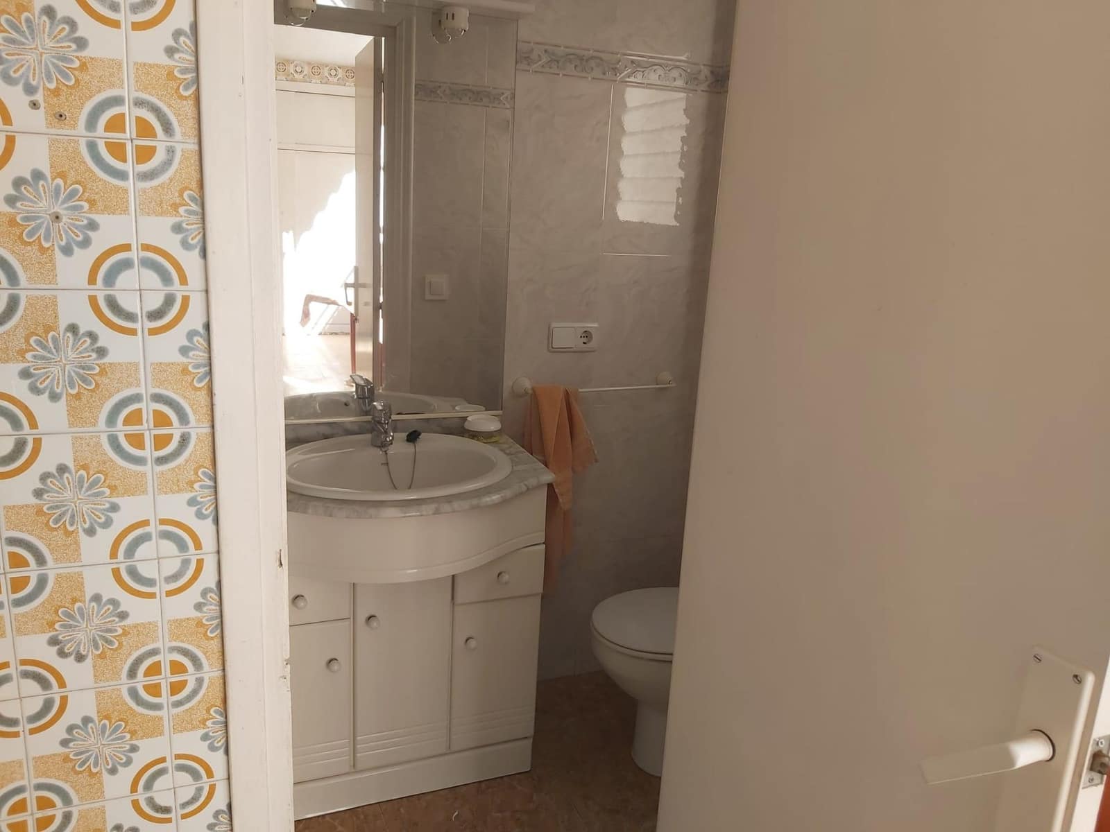 4 Zimmer Apartment zu vermieten in Elche / Elx - 300 € (Ref: 10120054)