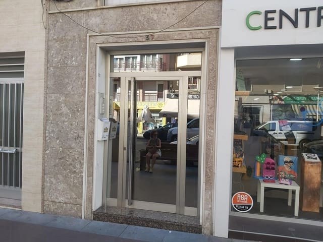 4 Zimmer Apartment zu vermieten in Elche / Elx - 300 € (Ref: 10120054)