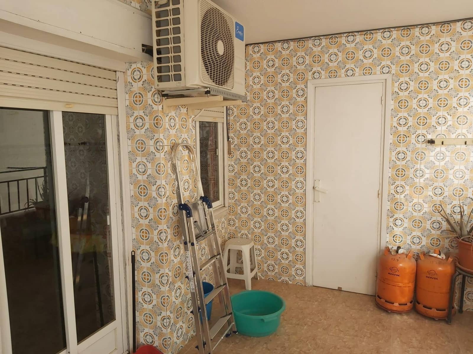4 Zimmer Apartment zu vermieten in Elche / Elx - 300 € (Ref: 10120054)
