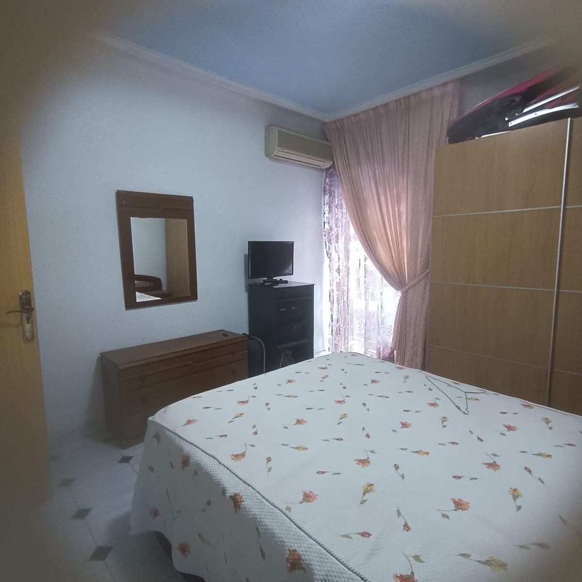4 bedroom Flat for sale in Elche / Elx - € 165,000 (Ref: 10147284)