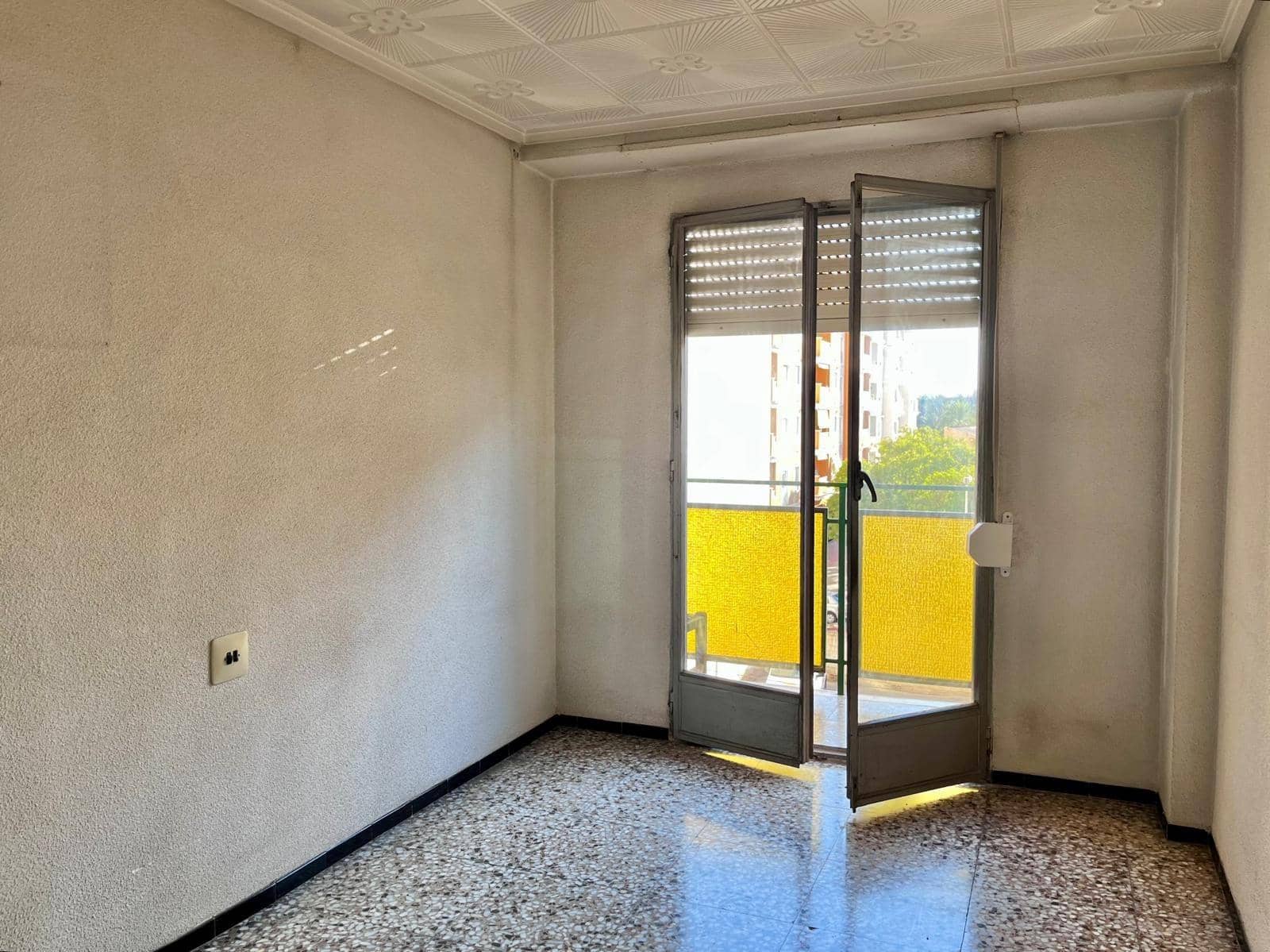 4 soveværelse Lejlighed til leje i Elche / Elx - € 700 (Ref: 10168636)