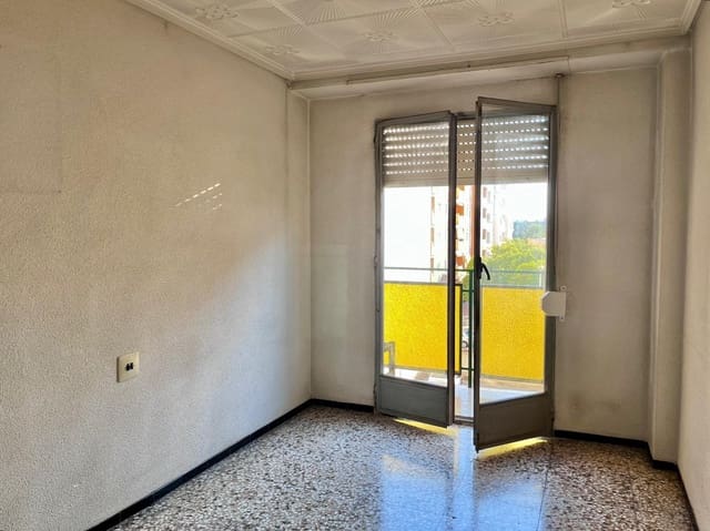 4 soveværelse Lejlighed til leje i Elche / Elx - € 700 (Ref: 10168636)