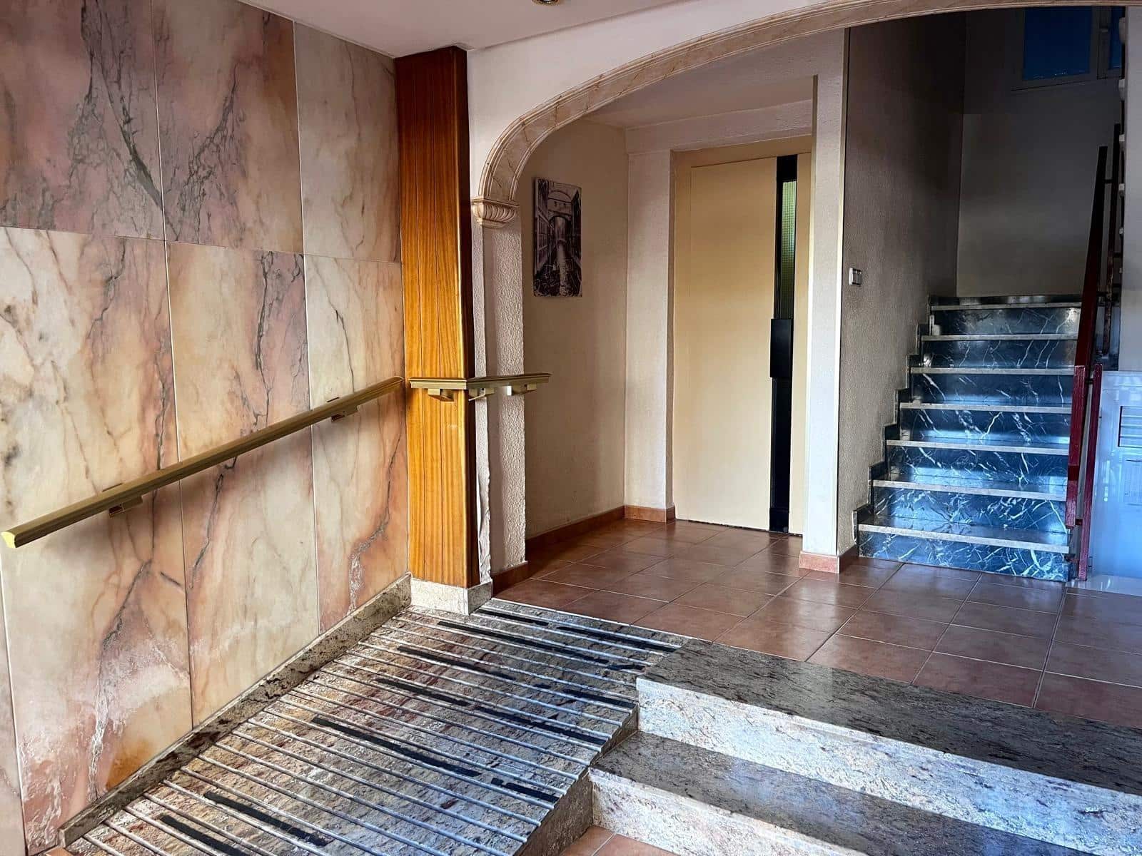 4 soveværelse Lejlighed til leje i Elche / Elx - € 700 (Ref: 10168636)
