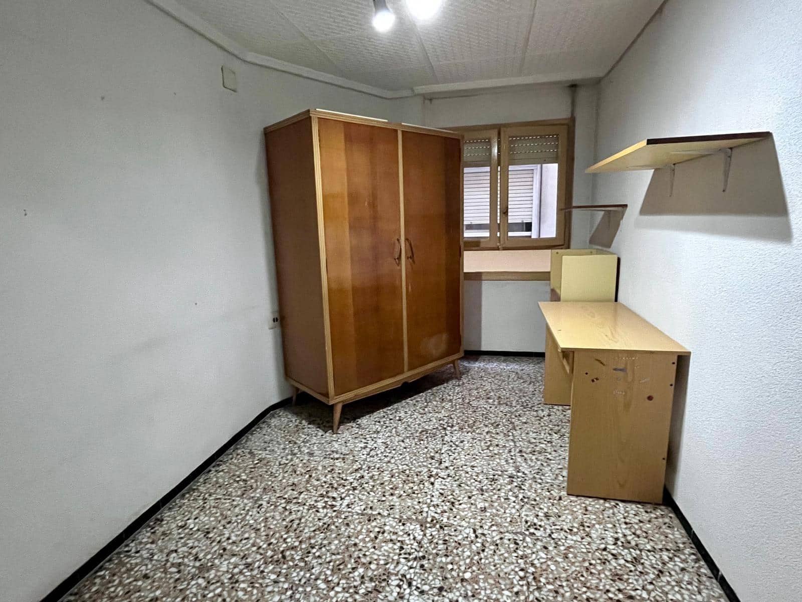 4 soveværelse Lejlighed til leje i Elche / Elx - € 700 (Ref: 10168636)