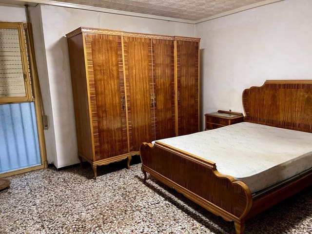 4 soveværelse Lejlighed til leje i Elche / Elx - € 700 (Ref: 10168636)