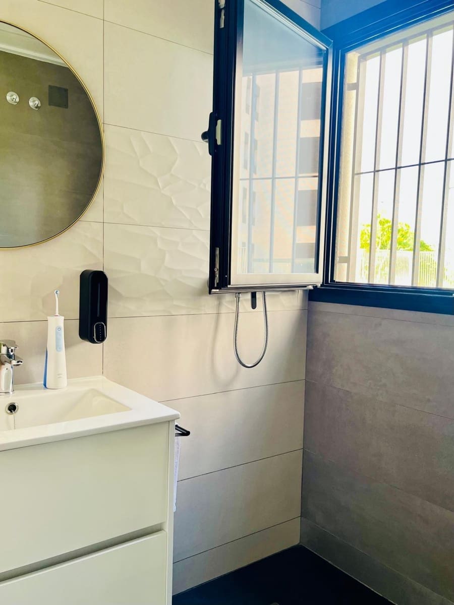 3 makuuhuone Asunto myytävänä paikassa Elche / Elx mukana uima-altaan 
autotalli - 330 000 € (Ref: 9528142)