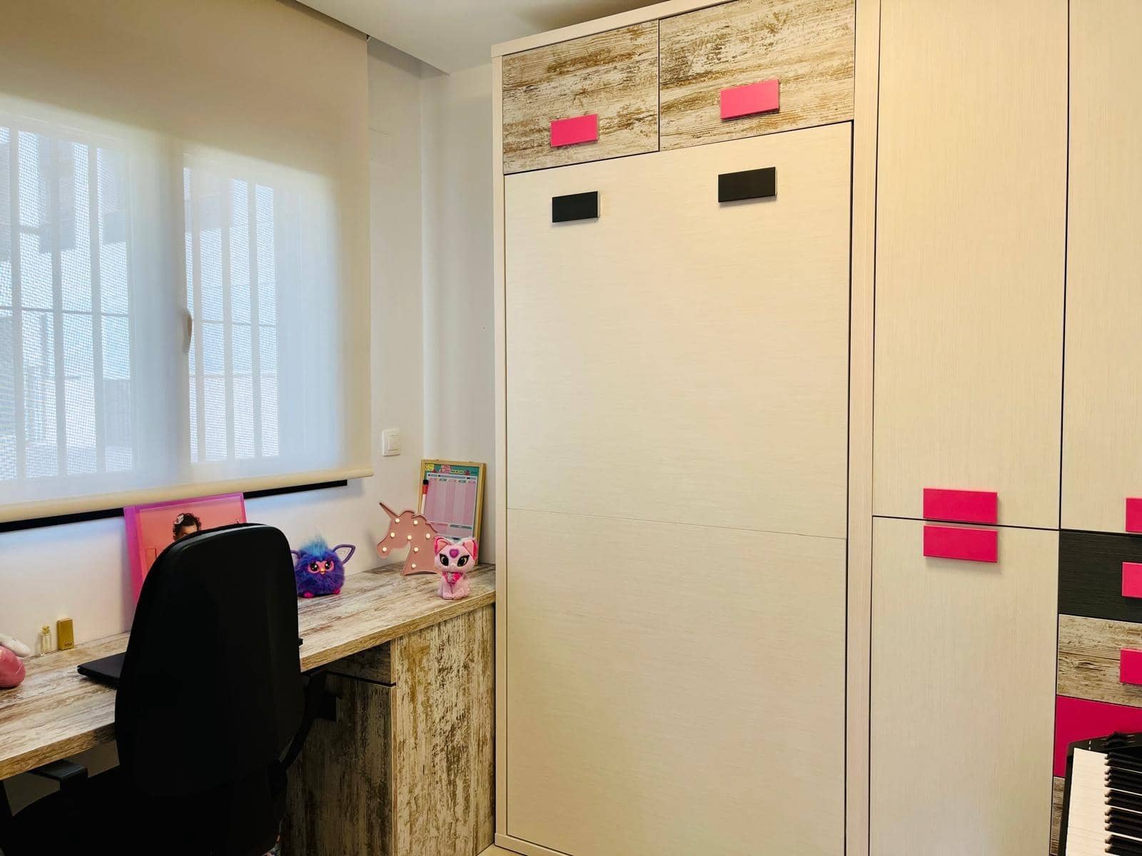 3 makuuhuone Asunto myytävänä paikassa Elche / Elx mukana uima-altaan 
autotalli - 330 000 € (Ref: 9528142)