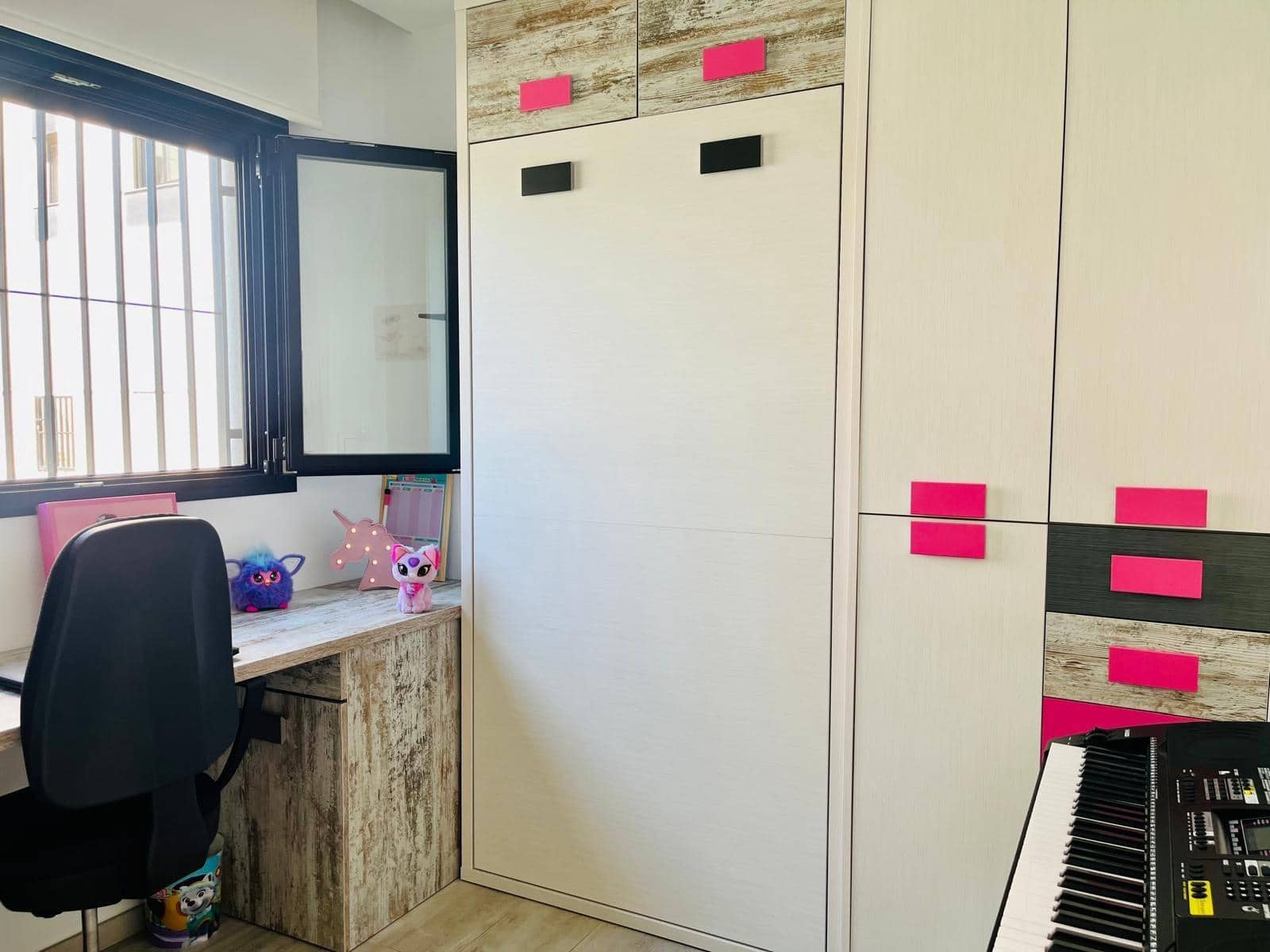 3 makuuhuone Asunto myytävänä paikassa Elche / Elx mukana uima-altaan 
autotalli - 330 000 € (Ref: 9528142)