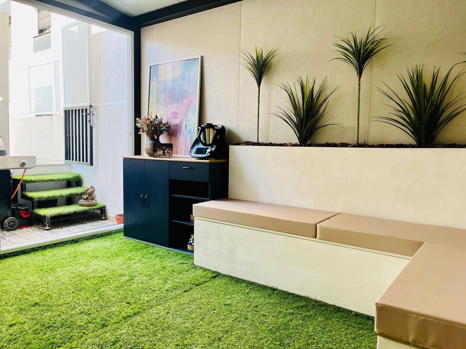 3 makuuhuone Asunto myytävänä paikassa Elche / Elx mukana uima-altaan 
autotalli - 330 000 € (Ref: 9528142)