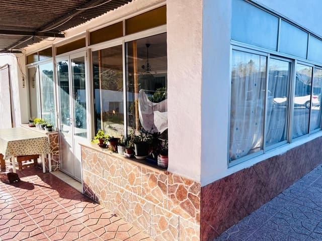 5 soveværelse Villa til salg i Elche / Elx med swimmingpool garage - € 259.900 (Ref: 9528143)