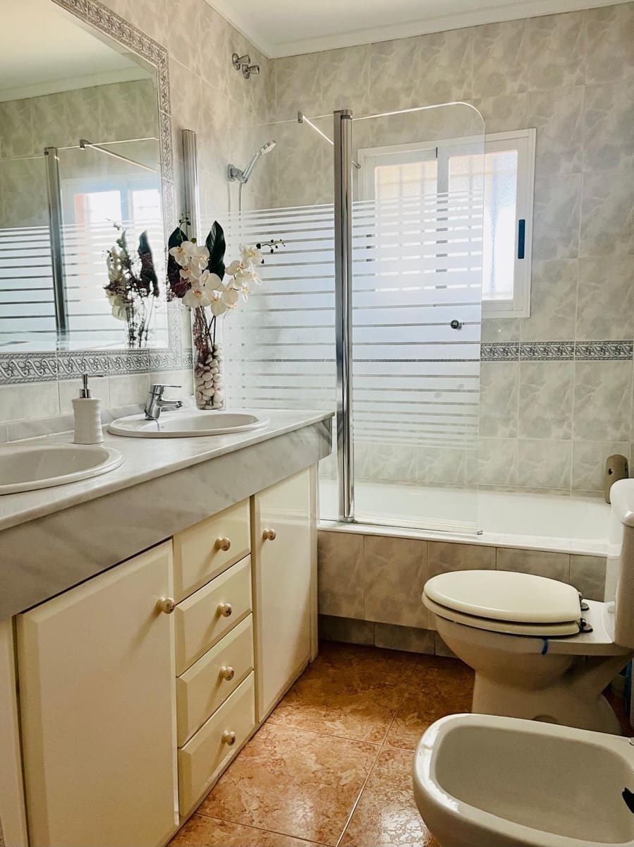 4 sypialnia Willa na sprzedaż w Elche / Elx z basenem garażem - 479 000 € (Ref: 9528153)