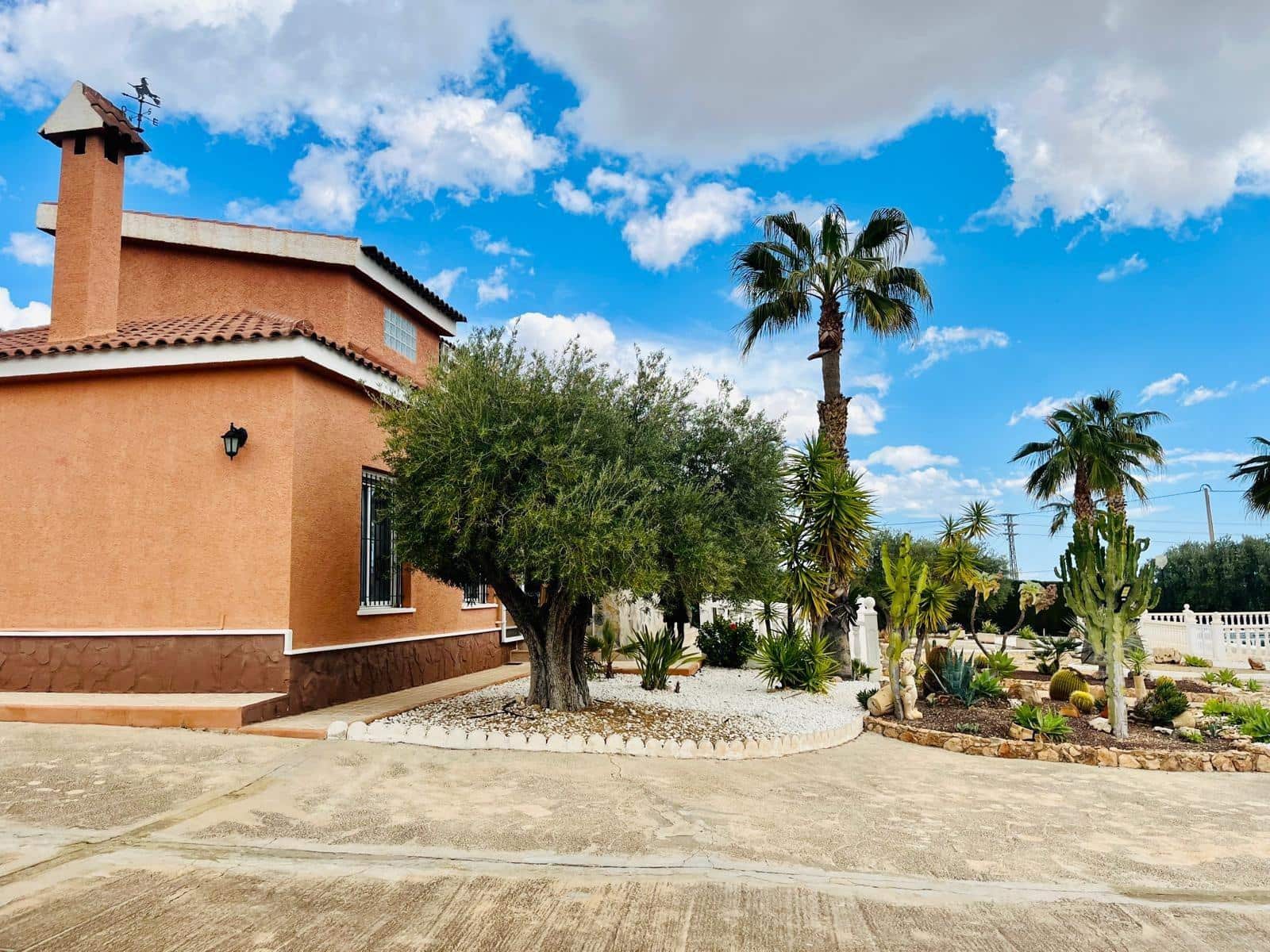 4 sypialnia Willa na sprzedaż w Elche / Elx z basenem garażem - 479 000 € (Ref: 9528153)