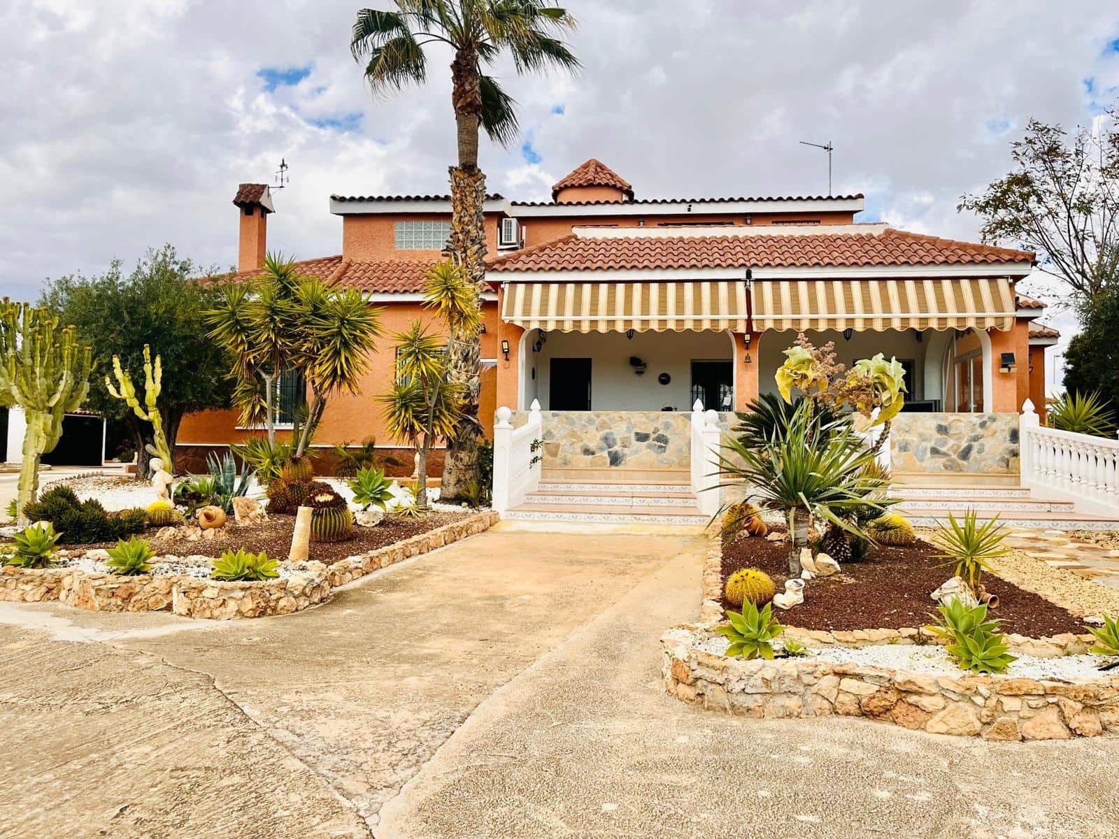 4 sypialnia Willa na sprzedaż w Elche / Elx z basenem garażem - 479 000 € (Ref: 9528153)