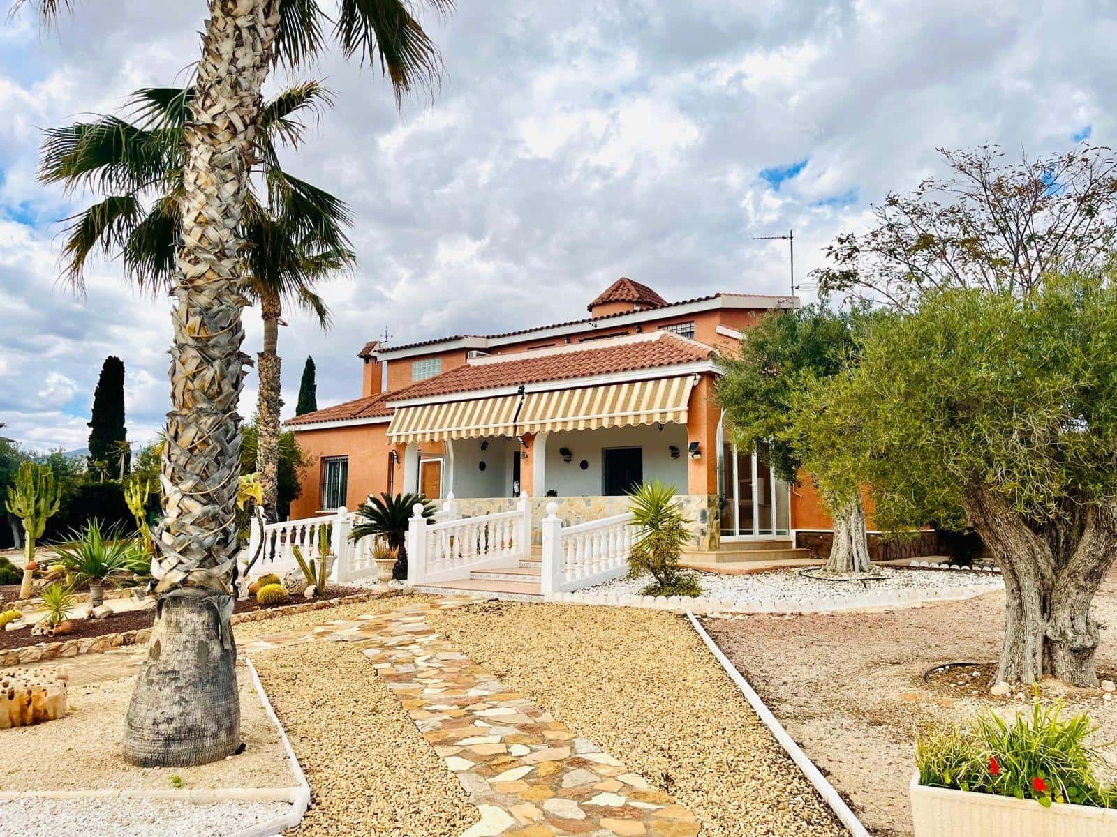 4 sypialnia Willa na sprzedaż w Elche / Elx z basenem garażem - 479 000 € (Ref: 9528153)