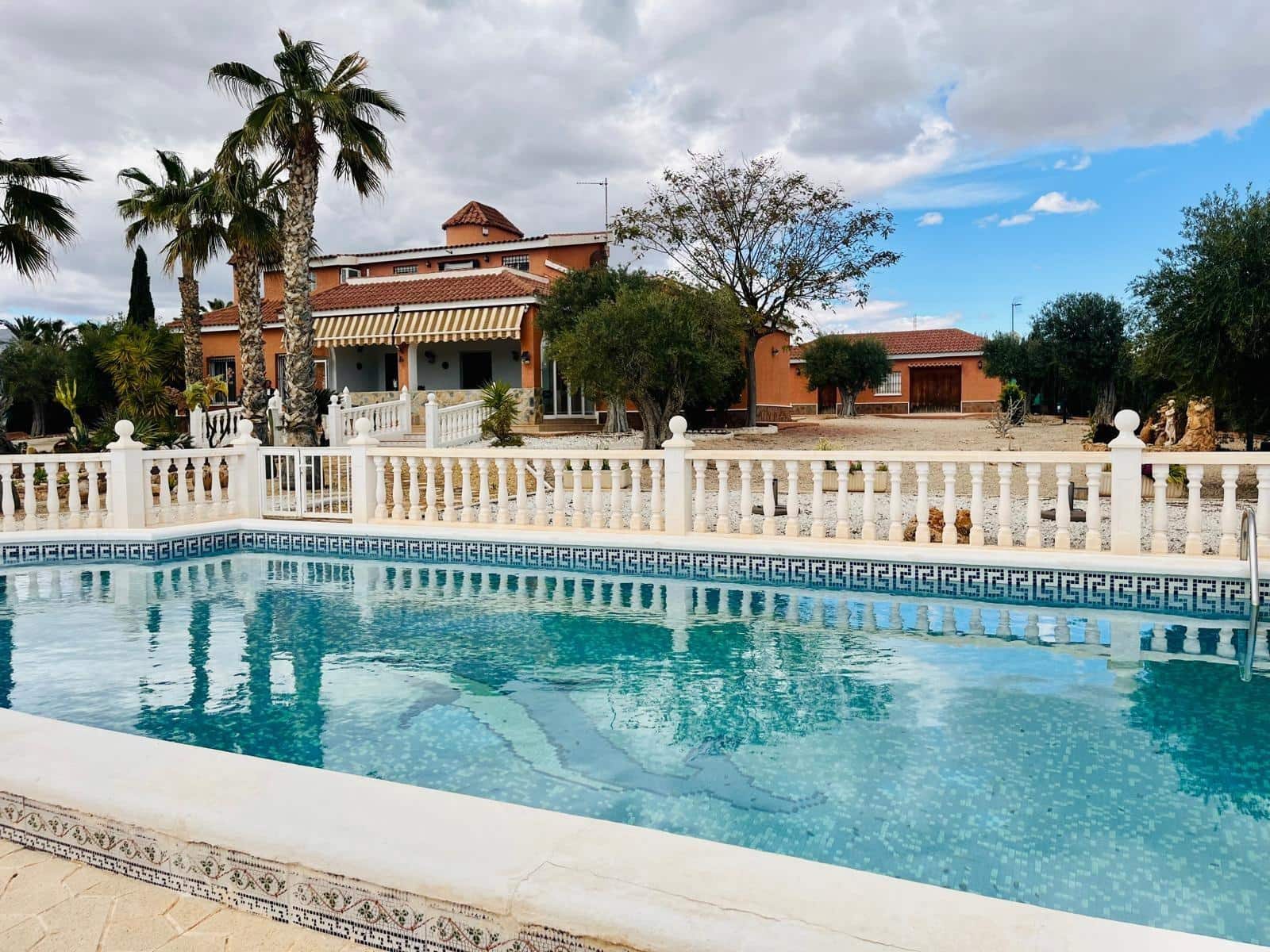 4 sypialnia Willa na sprzedaż w Elche / Elx z basenem garażem - 479 000 € (Ref: 9528153)