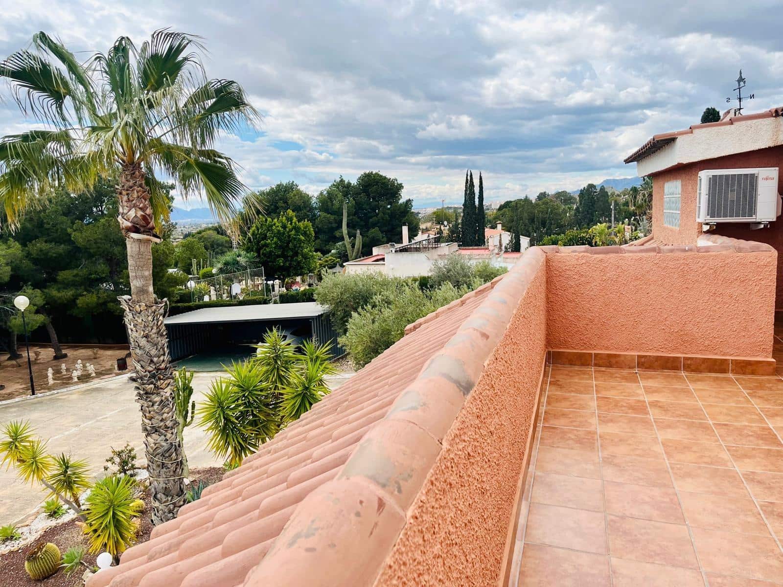 4 sypialnia Willa na sprzedaż w Elche / Elx z basenem garażem - 479 000 € (Ref: 9528153)