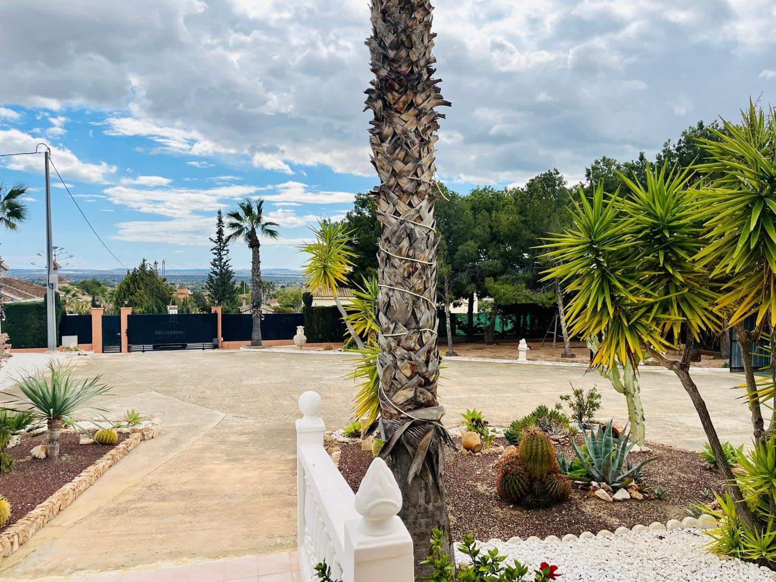 4 sypialnia Willa na sprzedaż w Elche / Elx z basenem garażem - 479 000 € (Ref: 9528153)