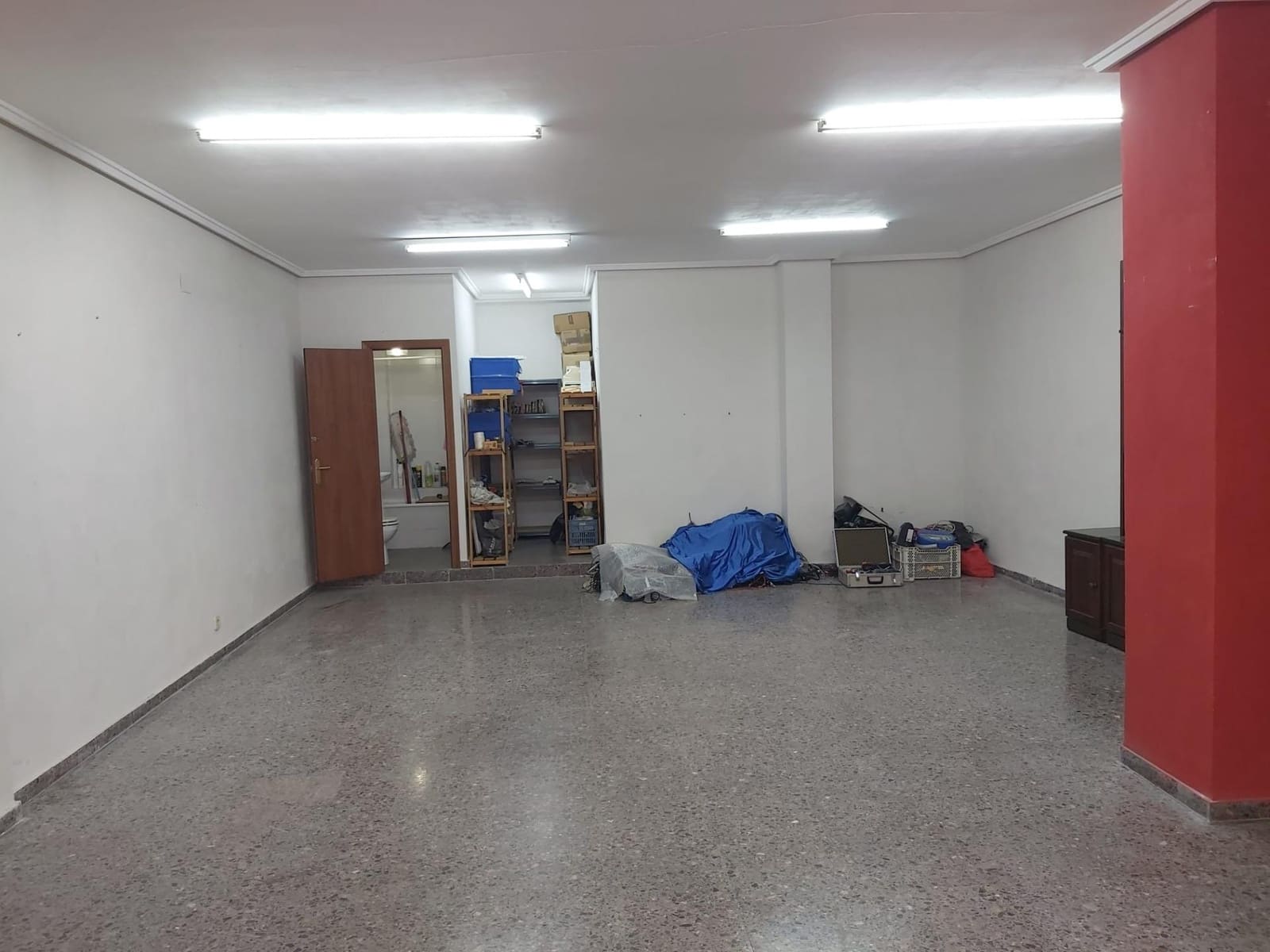 Commercial for sale in Elche / Elx - € 70,000 (Ref: 9528156)