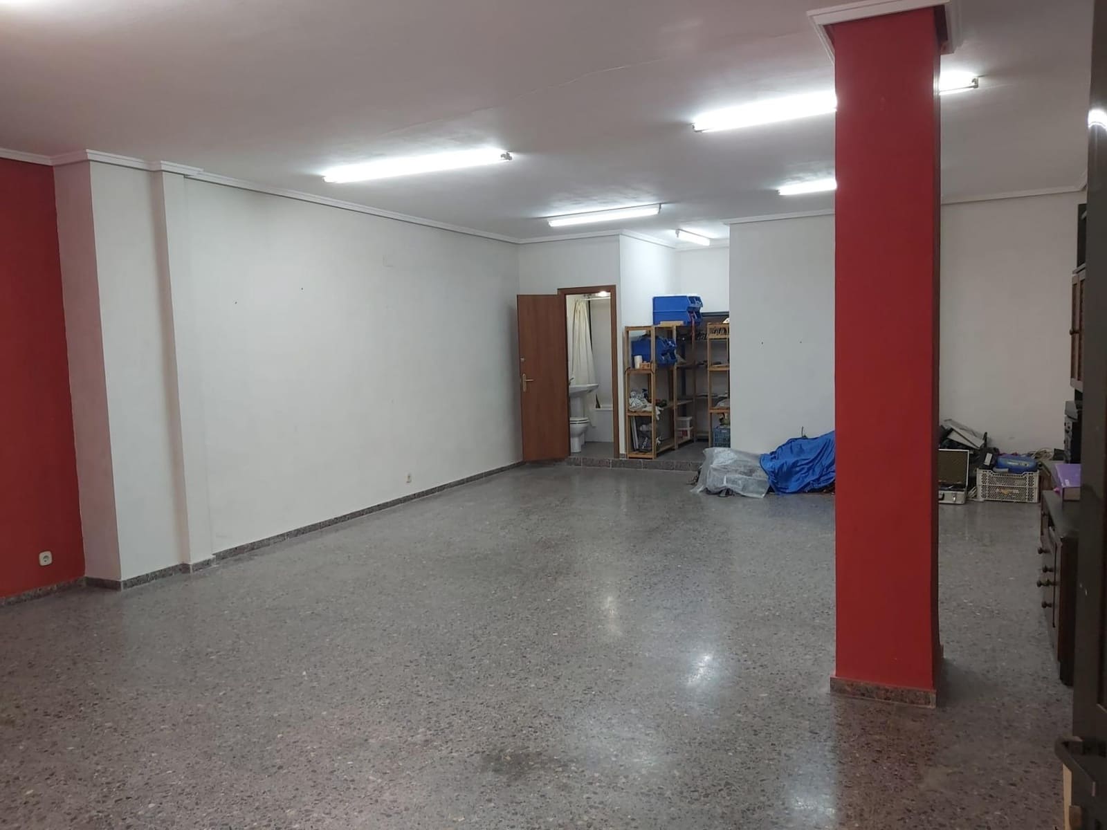 Commercial for sale in Elche / Elx - € 70,000 (Ref: 9528156)