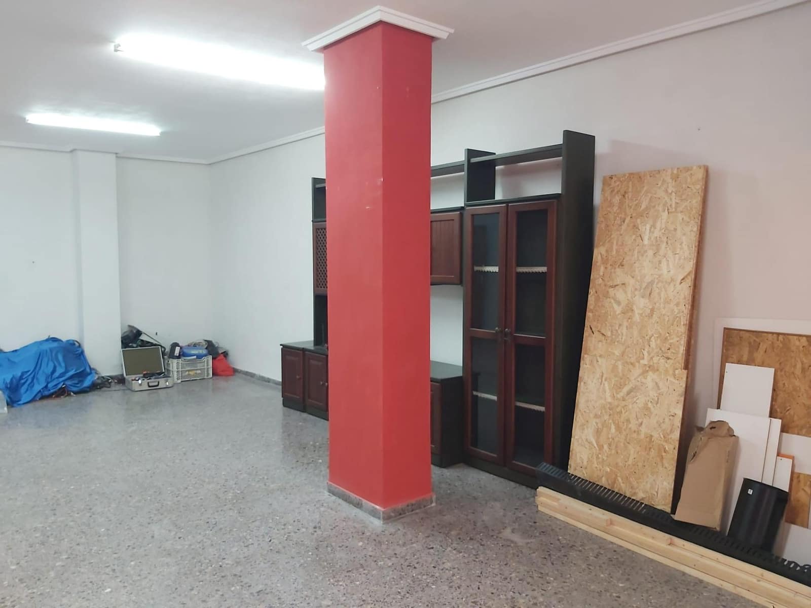 Commercial for sale in Elche / Elx - € 70,000 (Ref: 9528156)
