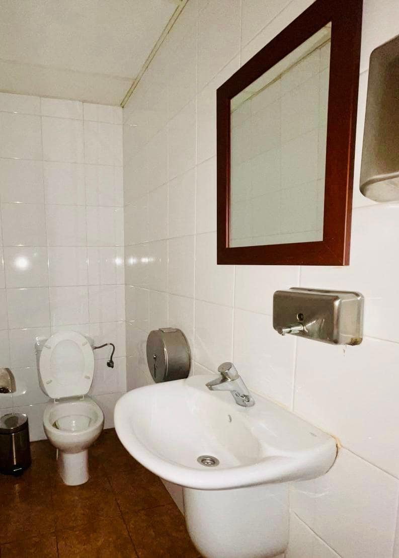 Kommersiell til salgs i Elche / Elx - € 120 000 (Ref: 9528157)