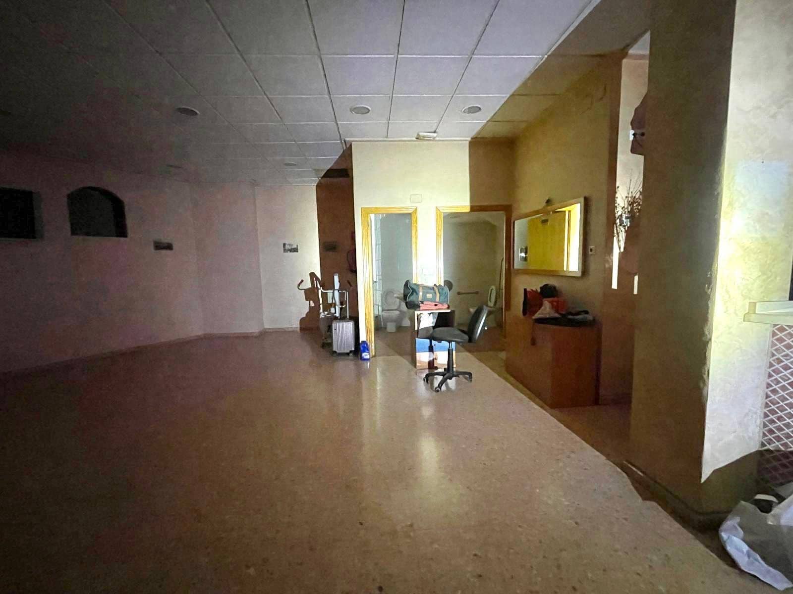 Kommersiell til salgs i Elche / Elx - € 120 000 (Ref: 9528157)