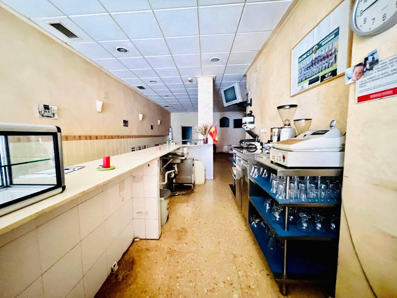 Kommersiell til salgs i Elche / Elx - € 120 000 (Ref: 9528157)