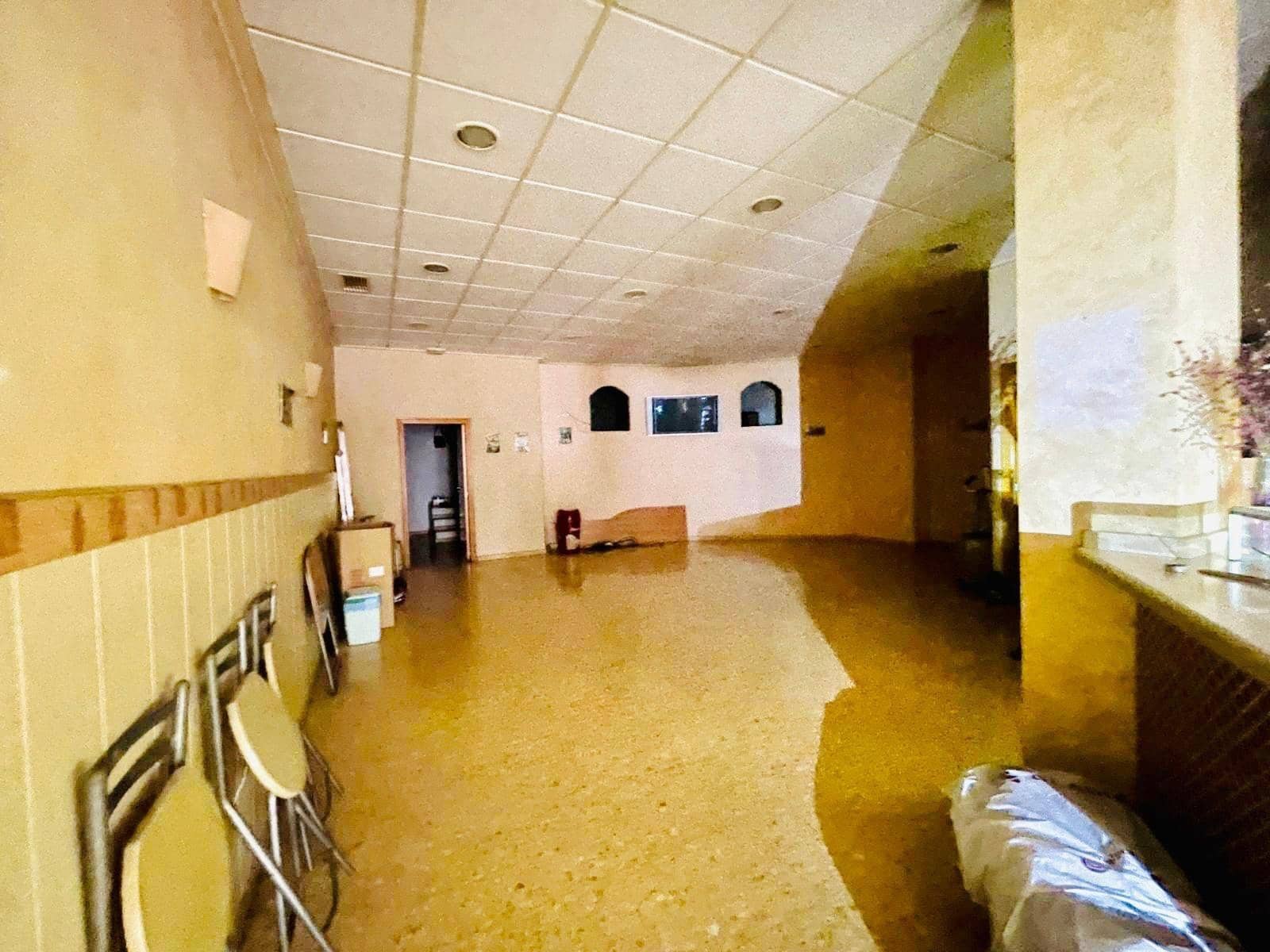 Kommersiell til salgs i Elche / Elx - € 120 000 (Ref: 9528157)