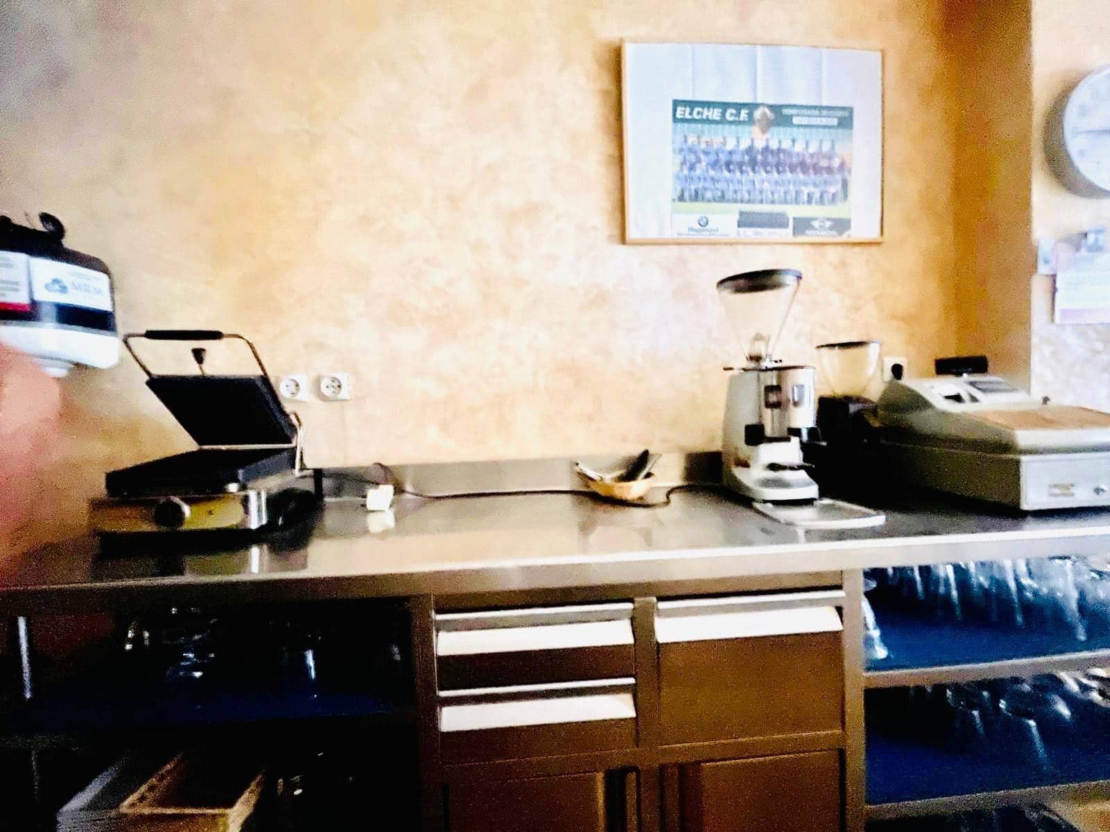 Kommersiell til salgs i Elche / Elx - € 120 000 (Ref: 9528157)