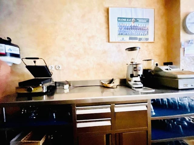 Kommersiell til salgs i Elche / Elx - € 120 000 (Ref: 9528157)