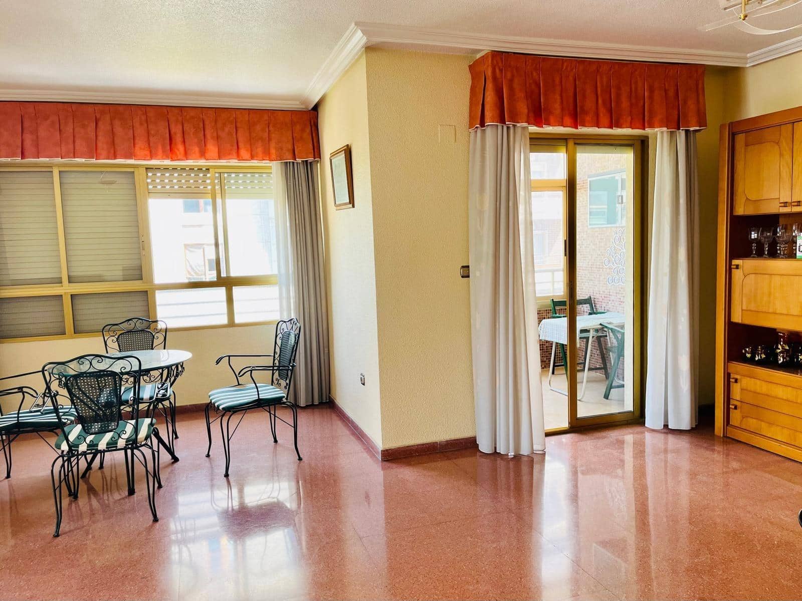 Piso de 3 habitaciones en Elche / Elx en venta con garaje - 250.000 € (Ref: 9528158)