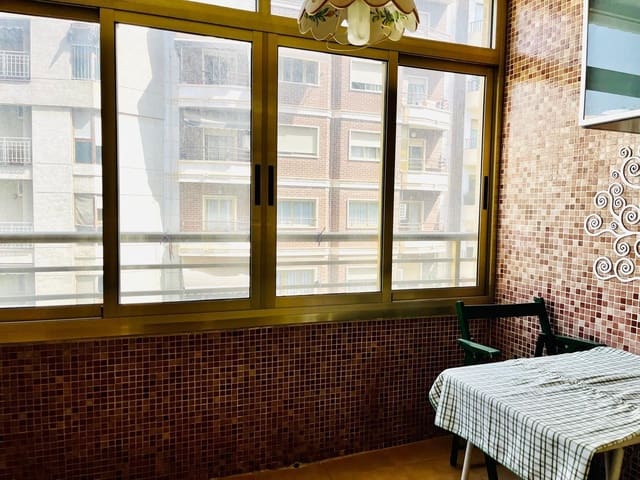 Piso de 3 habitaciones en Elche / Elx en venta con garaje - 250.000 € (Ref: 9528158)