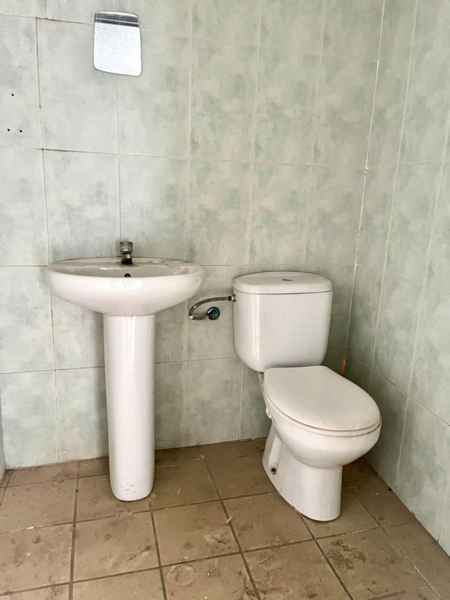 Kommersiell til salgs i Elche / Elx - € 140 000 (Ref: 9541593)