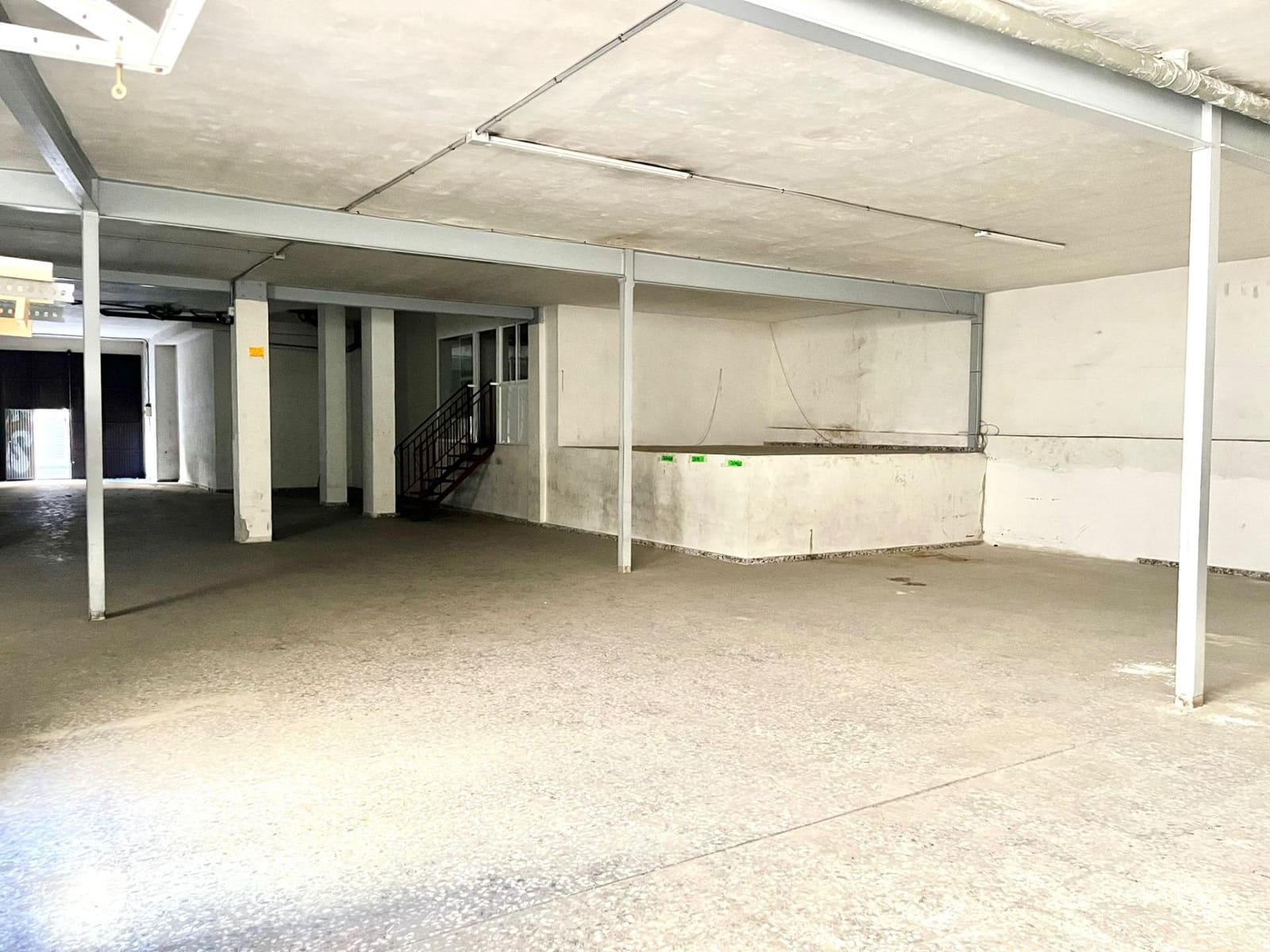 Kommersiell til salgs i Elche / Elx - € 140 000 (Ref: 9541593)