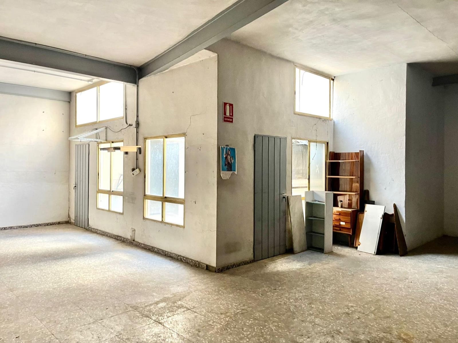 Kommersiell til salgs i Elche / Elx - € 140 000 (Ref: 9541593)