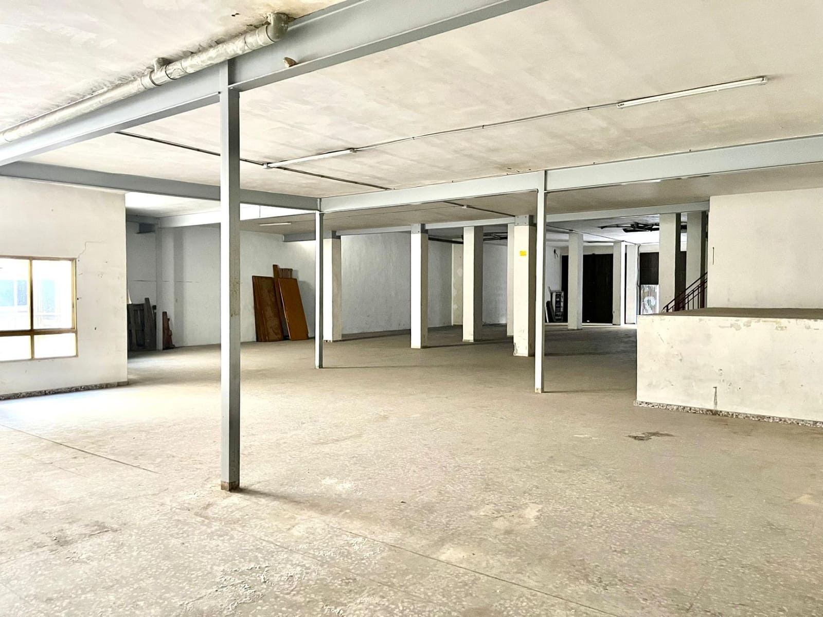 Kommersiell til salgs i Elche / Elx - € 140 000 (Ref: 9541593)