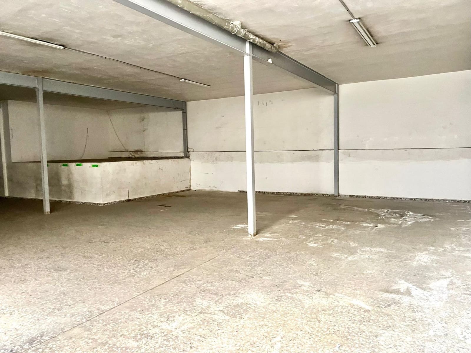 Kommersiell til salgs i Elche / Elx - € 140 000 (Ref: 9541593)