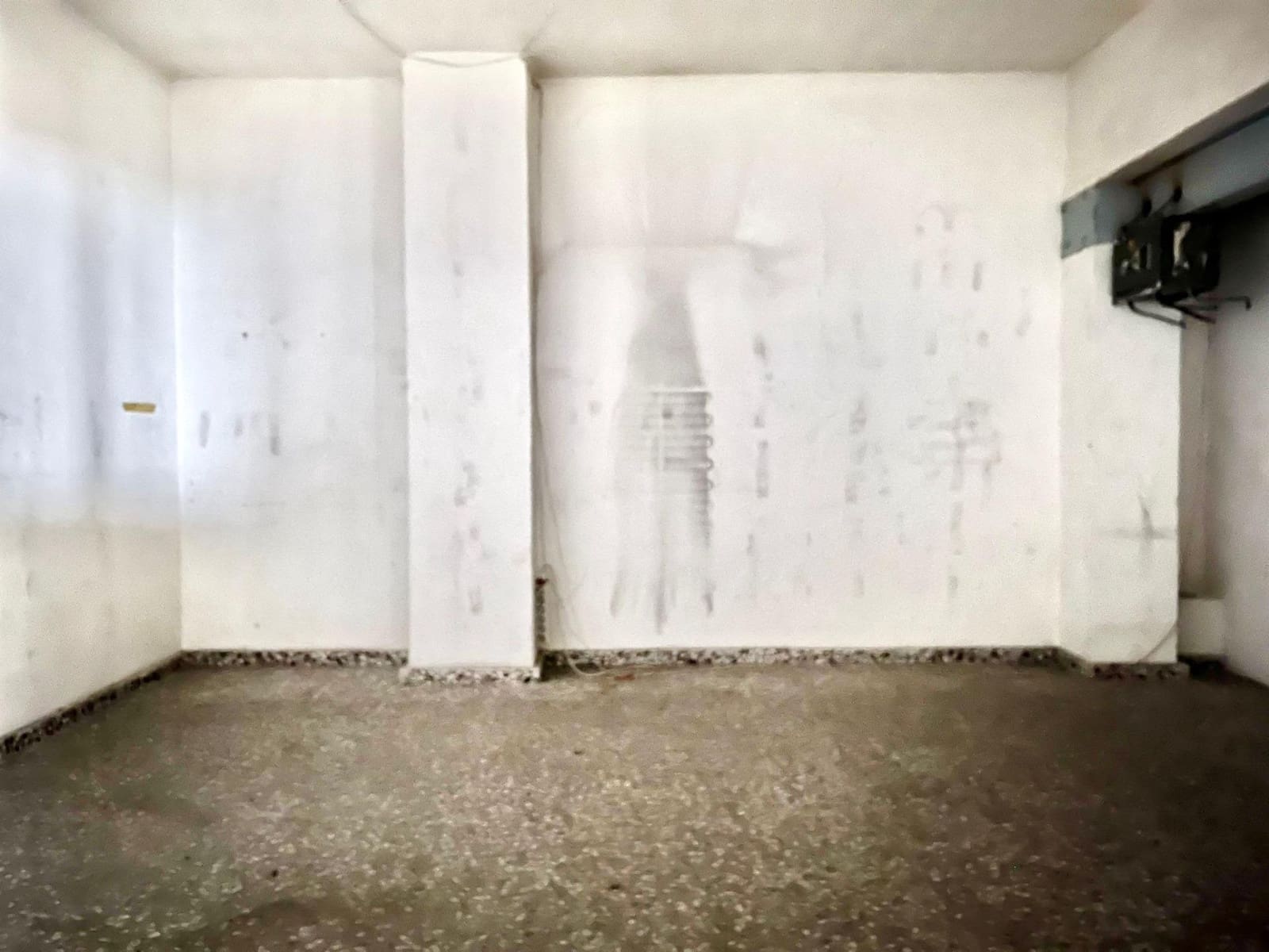 Kommersiell til salgs i Elche / Elx - € 140 000 (Ref: 9541593)