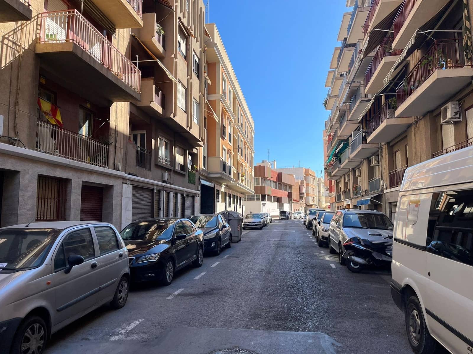 Kommersiell til salgs i Elche / Elx - € 140 000 (Ref: 9541593)