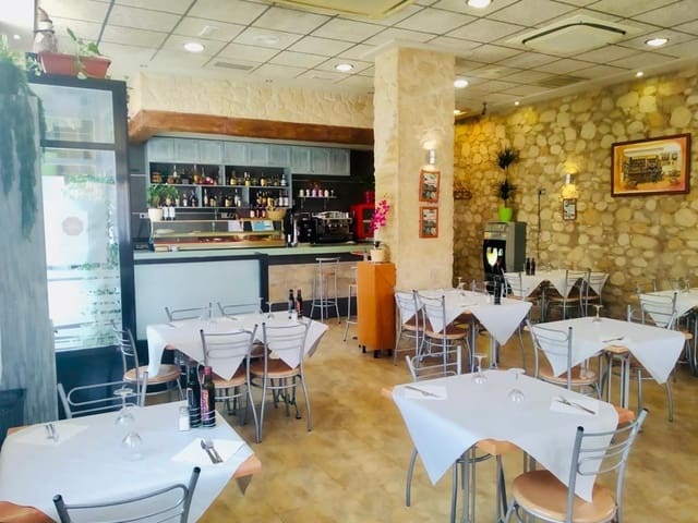 Erhverv til salg i Albatera med garage - € 240.000 (Ref: 9541596)