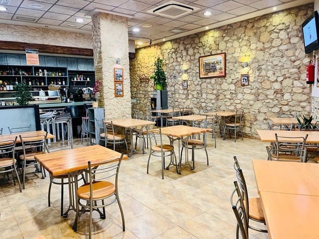 Erhverv til salg i Albatera med garage - € 240.000 (Ref: 9541596)