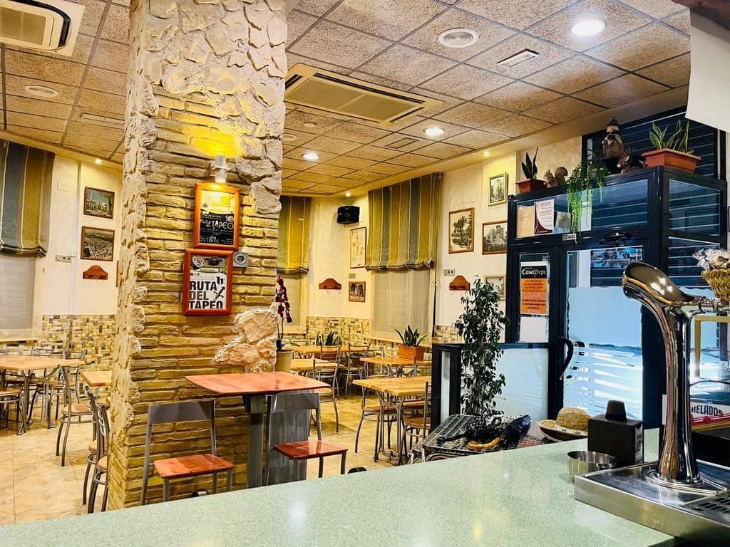 Erhverv til salg i Albatera med garage - € 240.000 (Ref: 9541596)