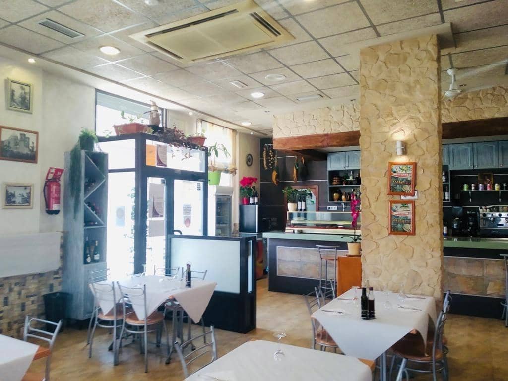 Erhverv til salg i Albatera med garage - € 240.000 (Ref: 9541596)