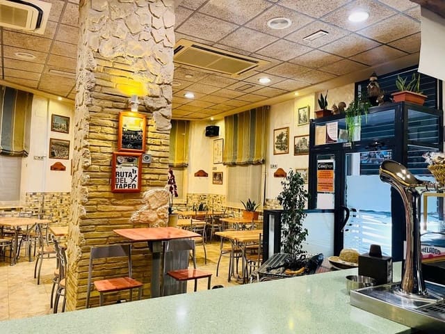 Erhverv til salg i Albatera med garage - € 240.000 (Ref: 9541596)