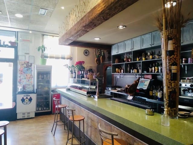 Erhverv til salg i Albatera med garage - € 240.000 (Ref: 9541596)