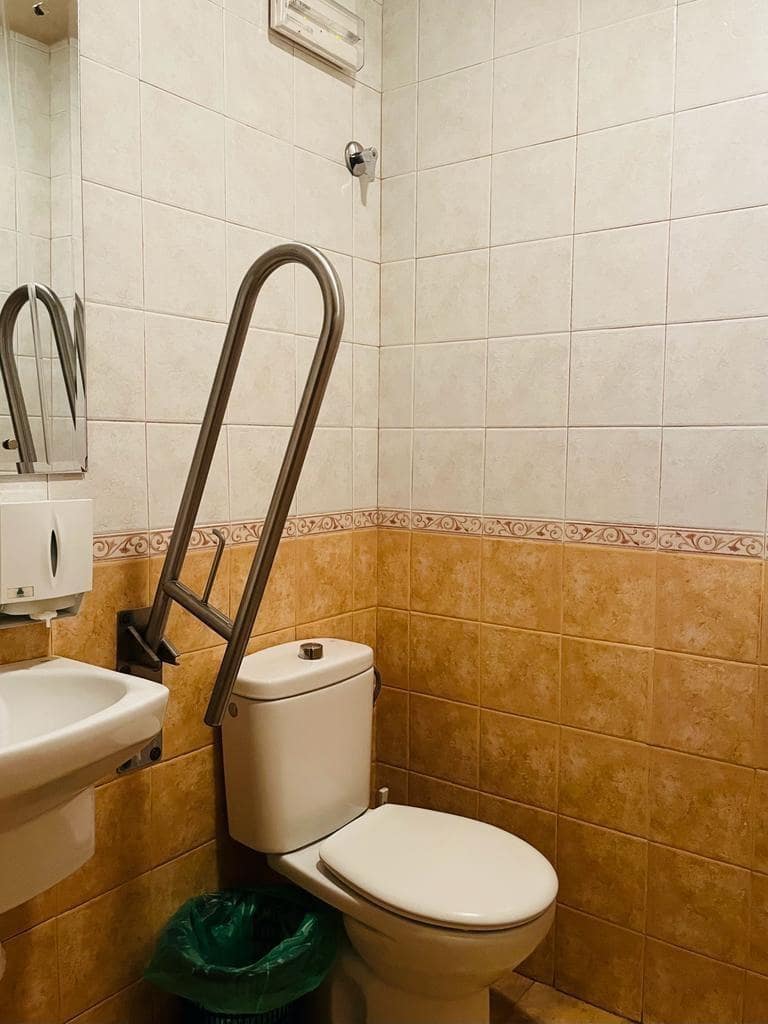 Erhverv til salg i Albatera med garage - € 240.000 (Ref: 9541596)