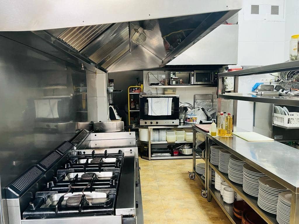 Erhverv til salg i Albatera med garage - € 240.000 (Ref: 9541596)