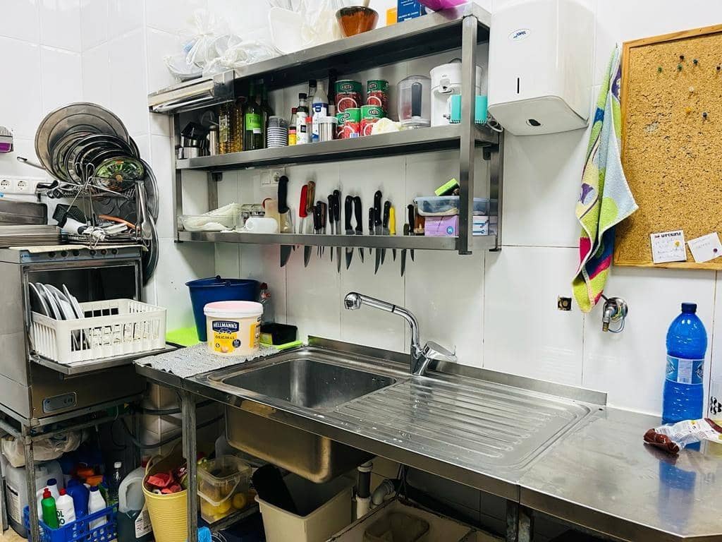 Erhverv til salg i Albatera med garage - € 240.000 (Ref: 9541596)